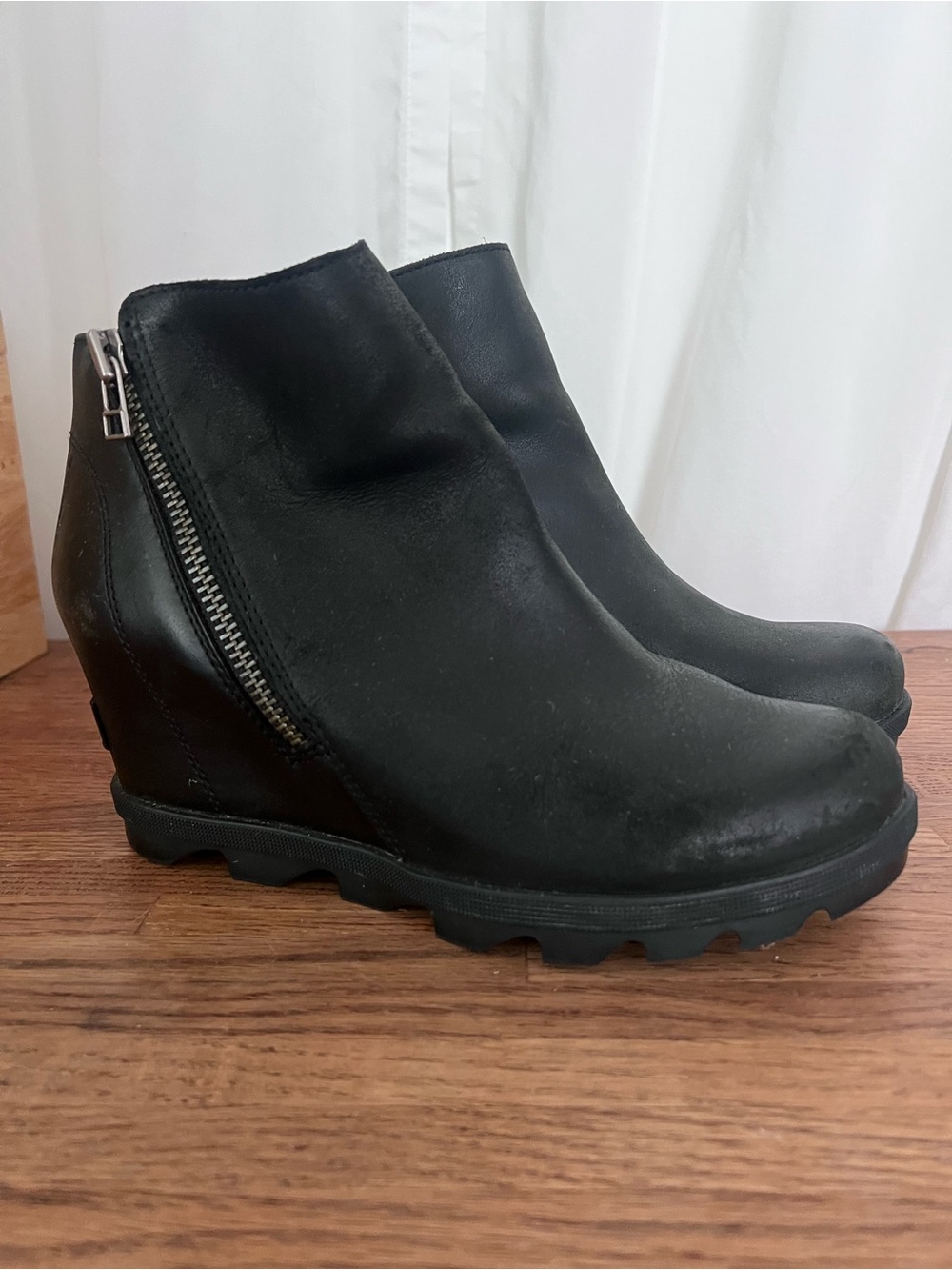 Sorel Women's Joan Of Arctic Wedge II Zip Bootie.